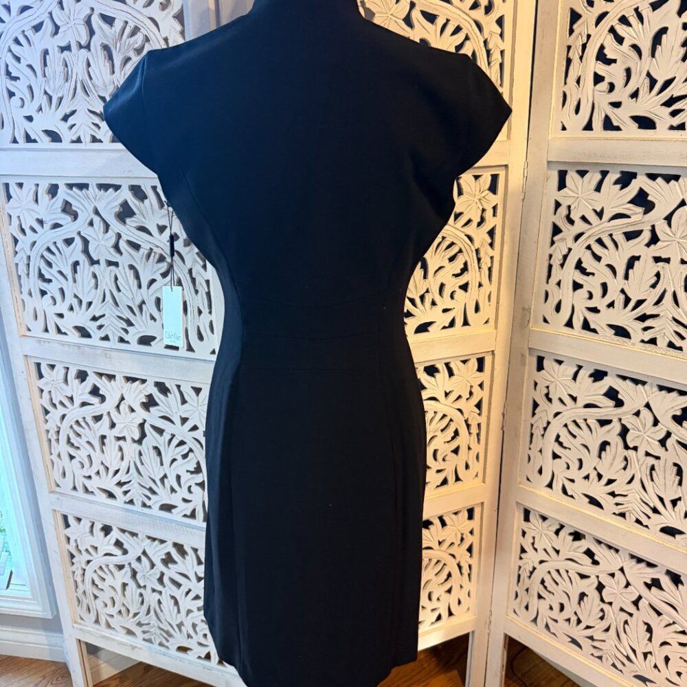 NWT Calvin Klein Black Cap Sleeve V Neck Wrap Dress Side Embossed Buckle Sz 4 - Picture 2 of 5